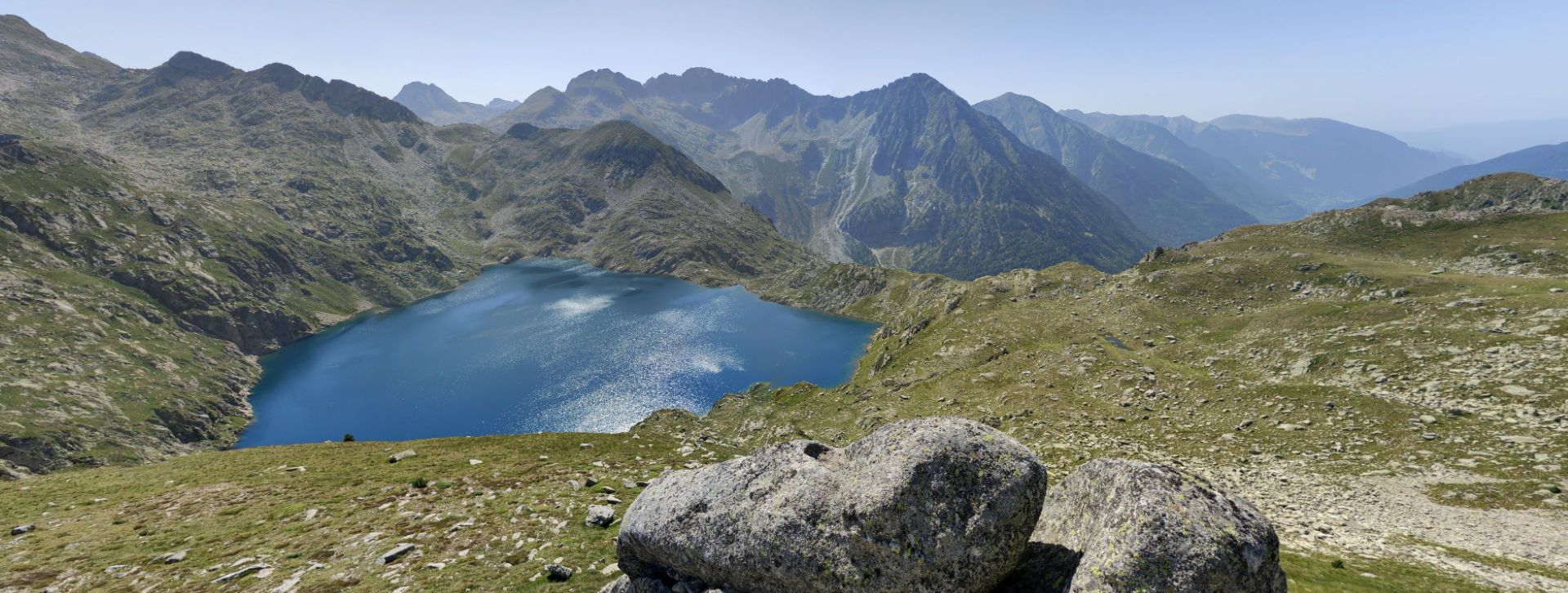 lago redon pirineos